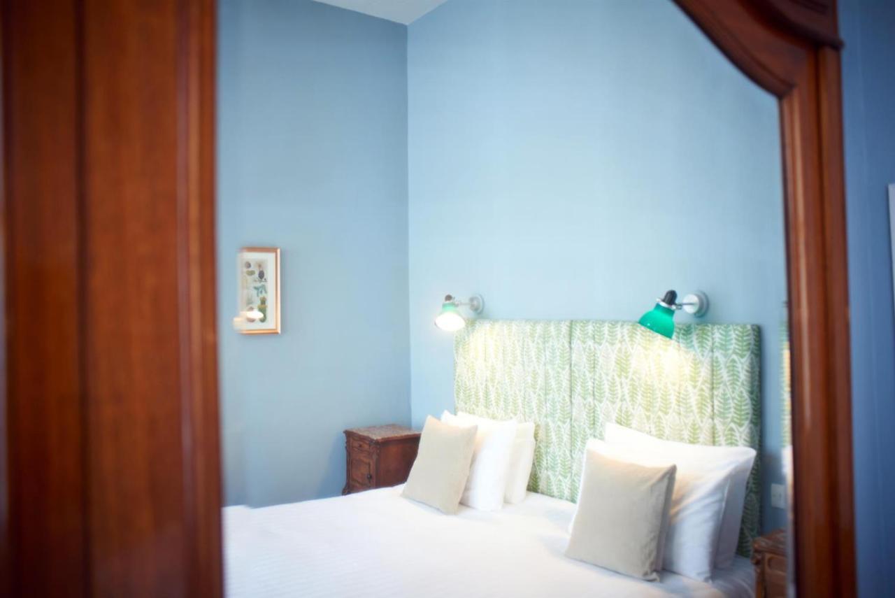 Embankment Hotel Bedford Buitenkant foto