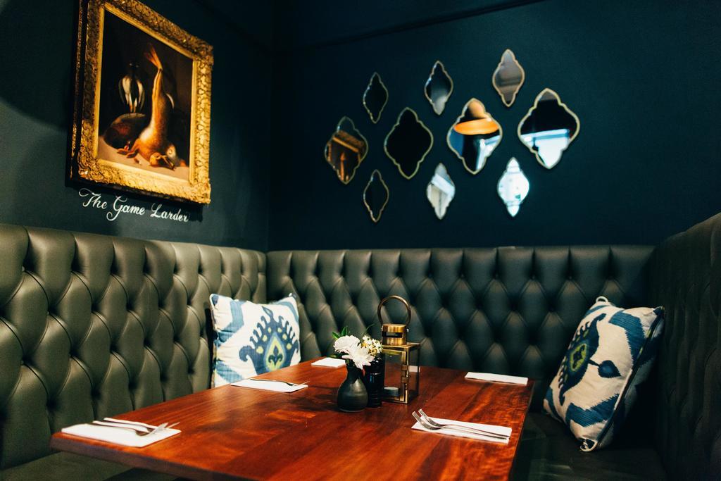 Embankment Hotel Bedford Buitenkant foto
