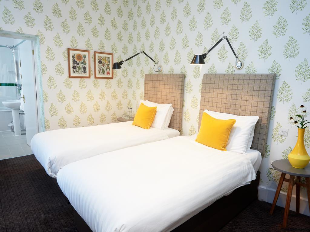 Embankment Hotel Bedford Buitenkant foto