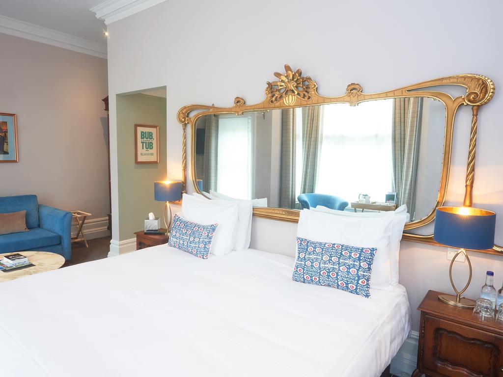 Embankment Hotel Bedford Buitenkant foto