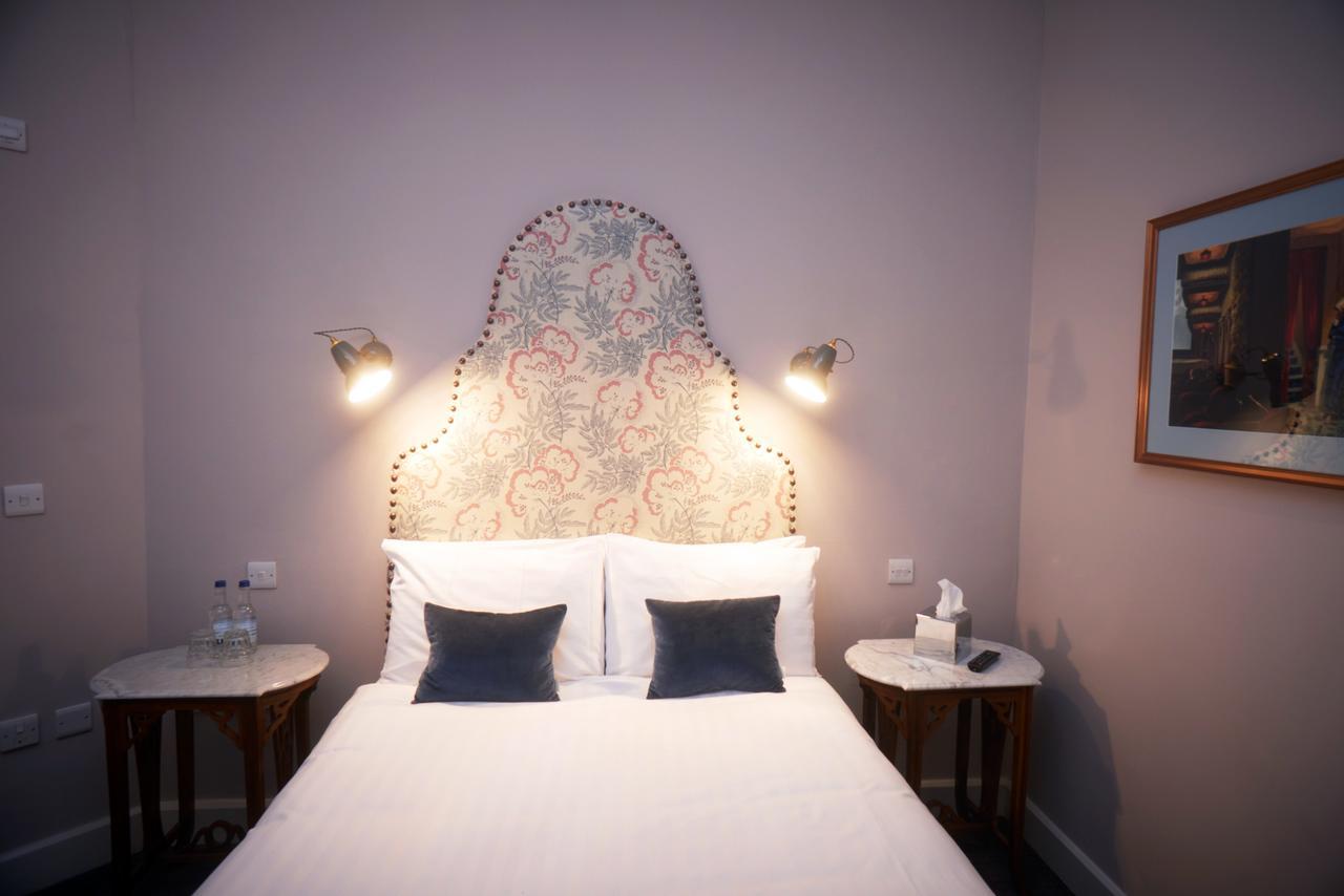 Embankment Hotel Bedford Buitenkant foto